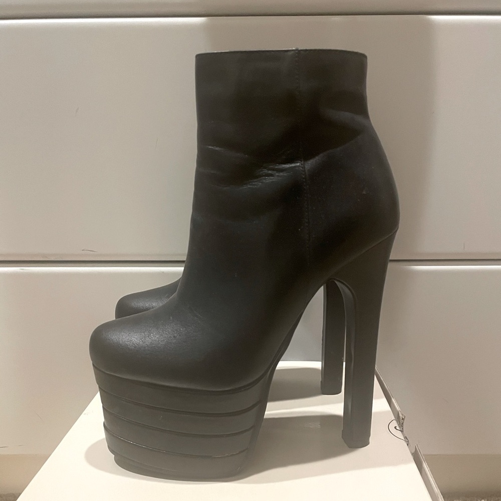 Platform stiletto boots